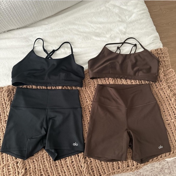 ALO Yoga Other - EUC ALO YOGA ESPRESSO WORKOUT SET & BLACK SPORTS BRA